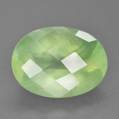 Préhnite vert naturelle coupe ovale, 10,27 ct, translucide