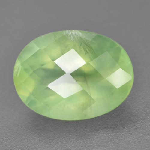 Préhnite vert naturelle coupe ovale, 10,27 ct, translucide
