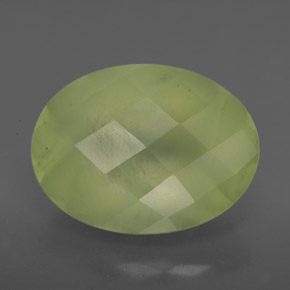 Préhnite vert naturelle transparent, 9,33 ct, transparent / translucide