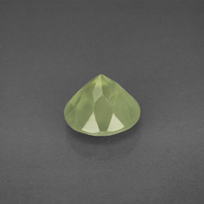 Préhnite vert naturelle transparent, 1,99 ct, transparent / translucide
