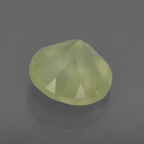 Préhnite vert naturelle transparent, 1,96 ct, transparent / translucide