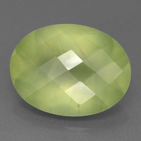 Préhnite vert naturelle transparent, 8,52 ct, transparent / translucide