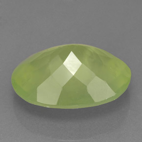 Préhnite vert naturelle transparent, 8,52 ct, transparent / translucide