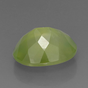 Préhnite vert naturelle transparent, 10,75 ct, transparent / translucide