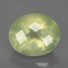Préhnite vert naturelle transparent, 5,21 ct, transparent / translucide