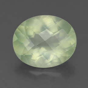 Préhnite vert naturelle transparent, 4,28 ct, transparent / translucide