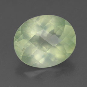 Préhnite vert naturelle transparent, 4,28 ct, transparent / translucide
