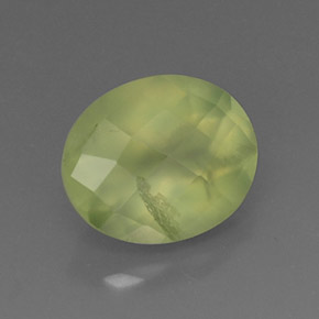 Préhnite vert naturelle transparent, 4,96 ct, transparent / translucide