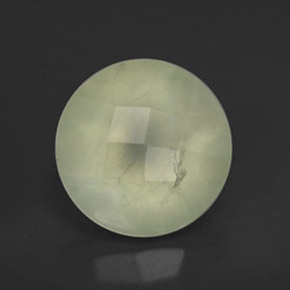 Préhnite vert naturelle transparent, 1,94 ct, transparent / translucide