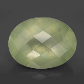 Préhnite vert naturelle transparent, 9,59 ct, transparent / translucide