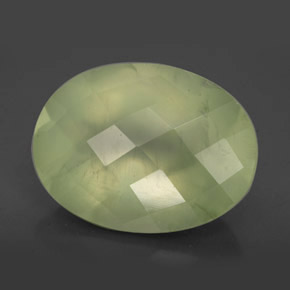 Préhnite vert naturelle transparent, 9,59 ct, transparent / translucide