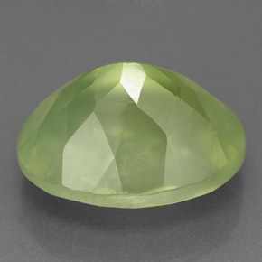 Préhnite vert naturelle transparent, 10,49 ct, transparent / translucide