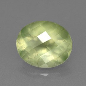 Préhnite vert naturelle transparent, 4,67 ct, transparent / translucide