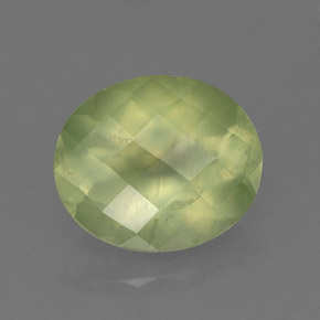 Préhnite vert naturelle transparent, 4,67 ct, transparent / translucide