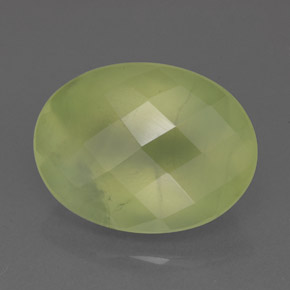 Préhnite vert naturelle transparent, 9,26 ct, transparent / translucide