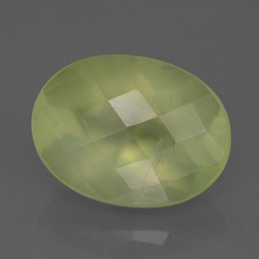 Préhnite vert naturelle transparent, 10,52 ct, transparent / translucide