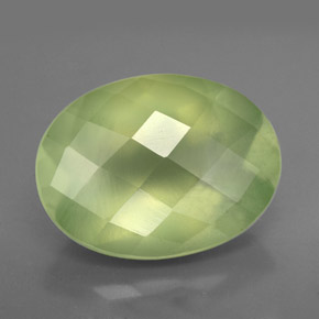 Préhnite vert naturelle transparent, 8,87 ct, transparent / translucide
