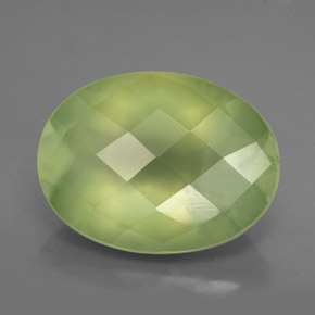 Préhnite vert naturelle transparent, 8,87 ct, transparent / translucide