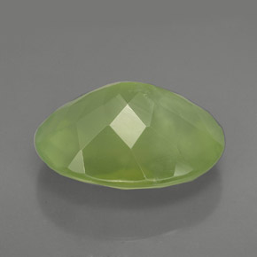 Préhnite vert naturelle transparent, 8,87 ct, transparent / translucide
