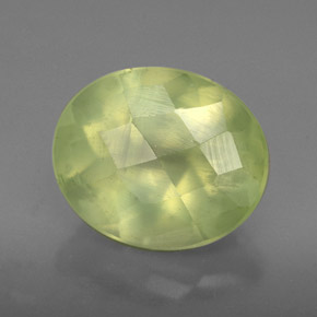 Préhnite vert naturelle transparent, 4,98 ct, transparent / translucide