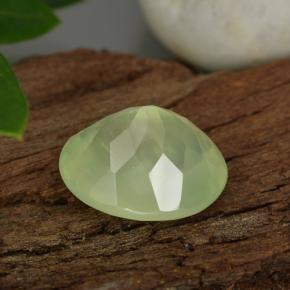 Préhnite vert naturelle coupe ovale, 4,75 ct, translucide
