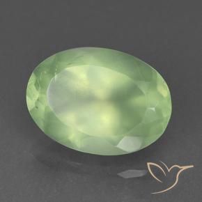 Prehnite Medium Green  naturelle Coupe ovale, 5.70 ct, Translucide