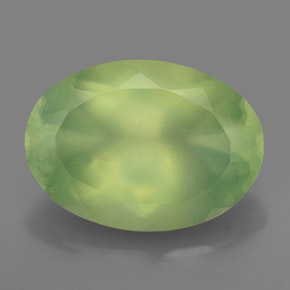 Préhnite vert naturelle transparent, 5,86 ct, transparent / translucide