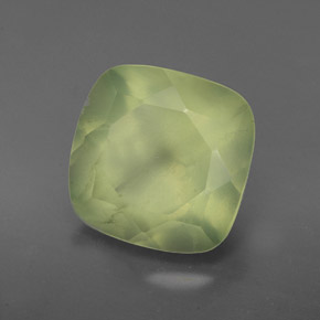 Préhnite vert naturelle transparent, 4,48 ct, transparent / translucide
