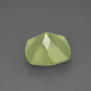 Préhnite vert naturelle transparent, 3,95 ct, transparent / translucide