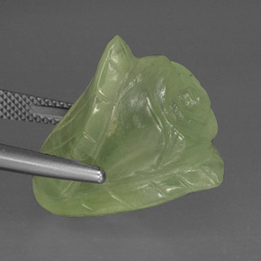 Préhnite vert naturelle transparent, 33,63 ct, transparent / translucide