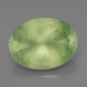 Préhnite vert naturelle transparent, 8,74 ct, transparent / translucide