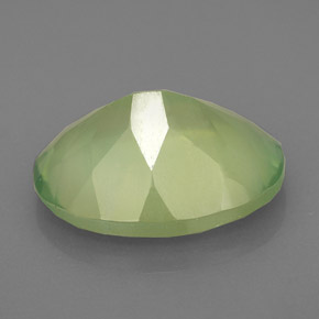 Préhnite vert naturelle transparent, 8,74 ct, transparent / translucide