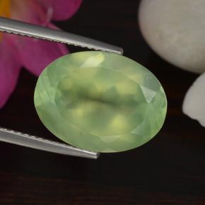 Préhnite vert naturelle coupe ovale, 9,48 ct, translucide