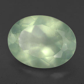 Préhnite vert naturelle transparent, 8,70 ct, transparent / translucide