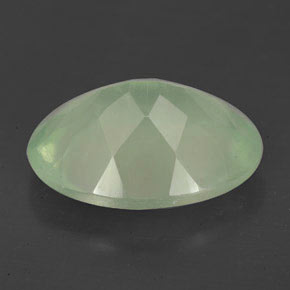 Préhnite vert naturelle transparent, 8,70 ct, transparent / translucide
