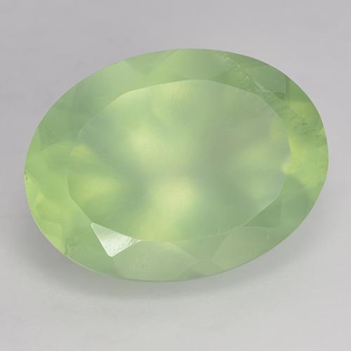 Préhnite vert naturelle coupe ovale, 8,98 ct, translucide