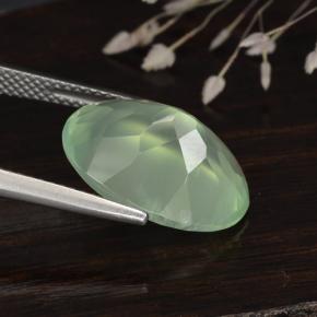 Préhnite vert naturelle coupe ovale, 8,92 ct, translucide