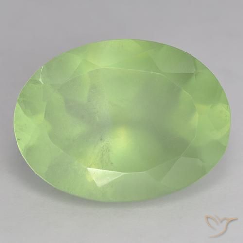 Préhnite vert naturelle coupe ovale, 8,90 ct, translucide