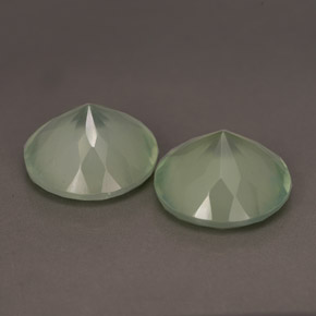 Préhnite vert naturelle transparent, 11,40 ct, transparent / translucide