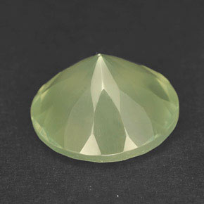 Préhnite vert naturelle transparent, 5,47 ct, transparent / translucide