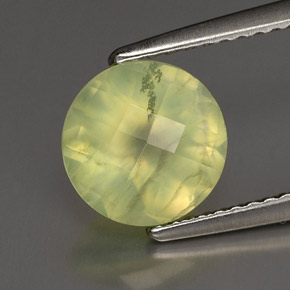 Préhnite vert naturelle transparent, 1,94 ct, transparent / translucide