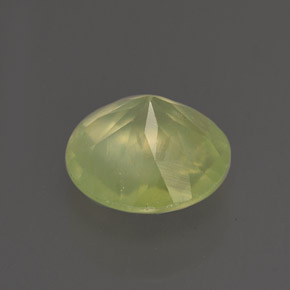 Préhnite vert naturelle transparent, 1,94 ct, transparent / translucide