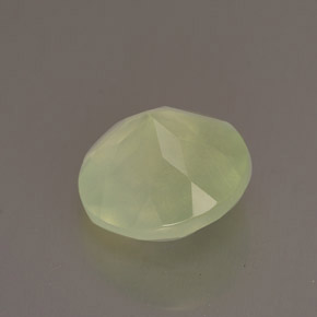 Préhnite vert naturelle transparent, 1,94 ct, transparent / translucide