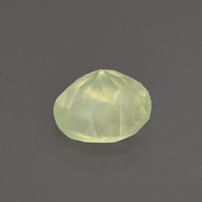 Préhnite vert naturelle transparent, 1,86 ct, transparent / translucide