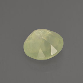Préhnite vert naturelle transparent, 1,89 ct, transparent / translucide