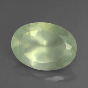 Préhnite vert naturelle transparent, 5,61 ct, transparent / translucide
