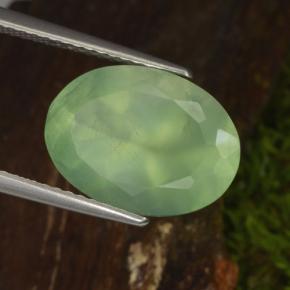 Préhnite vert naturelle coupe ovale, 6,16 ct, transparent