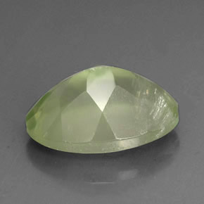 Préhnite vert naturelle transparent, 6,17 ct, transparent / translucide