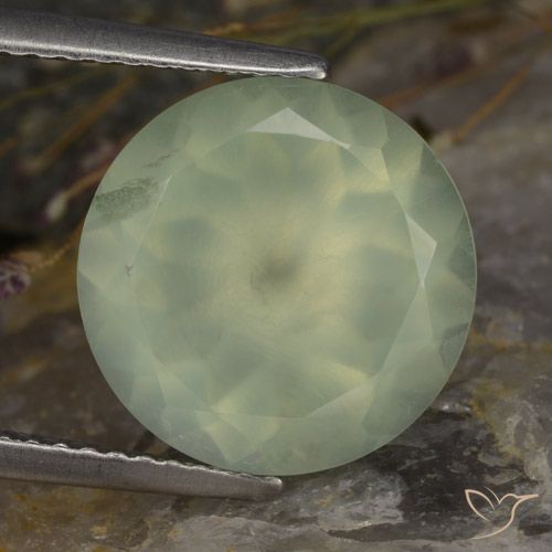 Préhnite vert naturelle coupe roude, 5,76 ct, transparent