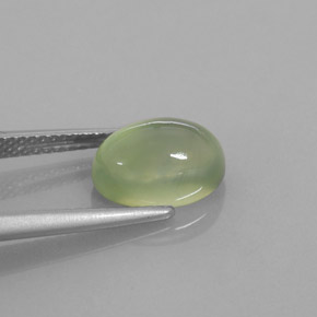 Prehnite Vert naturelle Coupe ovale, 3.48 ct, Translucide